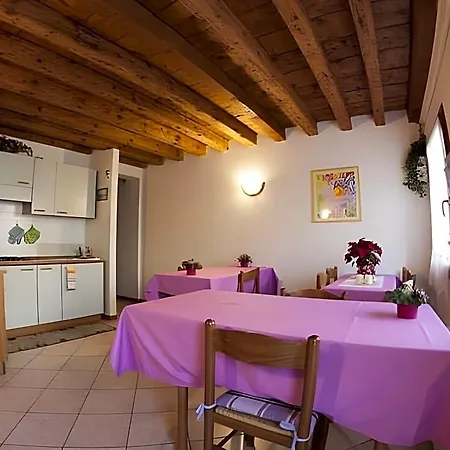 לינה וארוחת בוקר Casa Taty