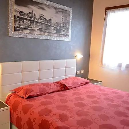 לינה וארוחת בוקר Casa Taty