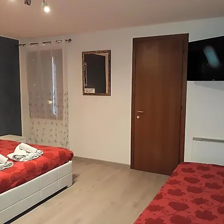 לינה וארוחת בוקר Casa Taty