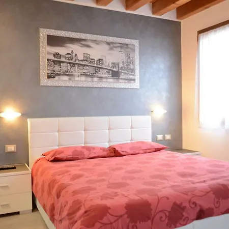לינה וארוחת בוקר Casa Taty